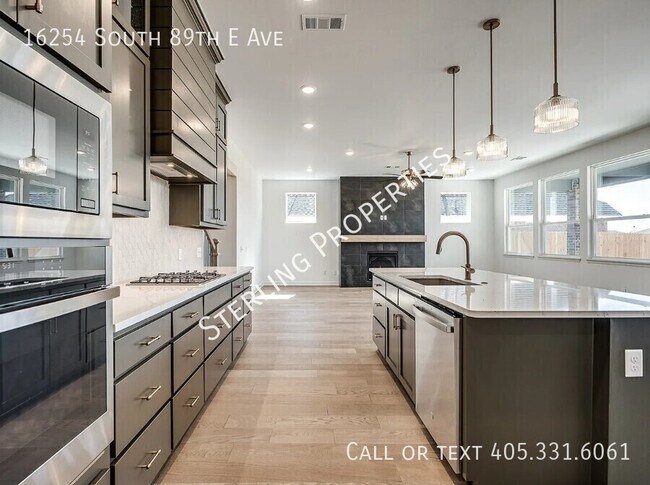 Building Photo - 16254 S 89th E Ave