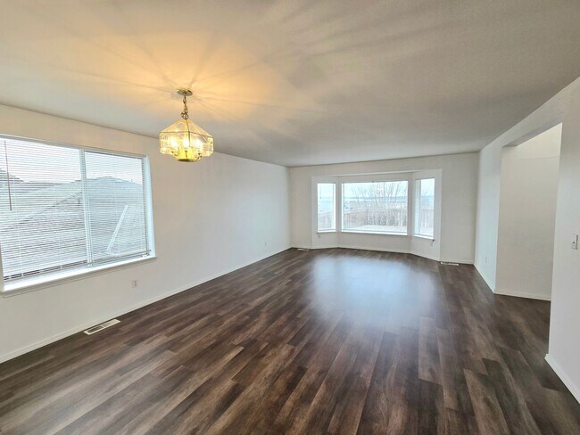 Building Photo - 3 Bedroom 2.5 Bath in Marysville