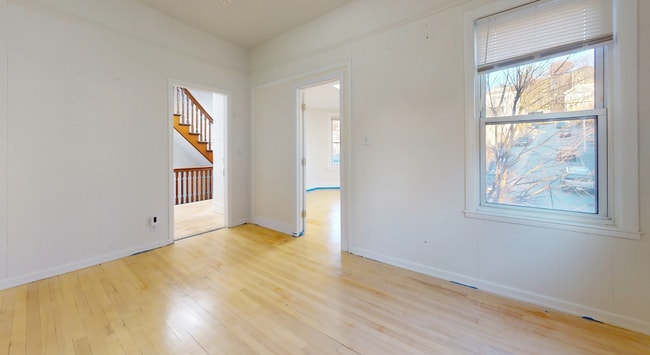 Primary Photo - 18 Elizabeth St