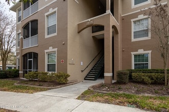 Building Photo - 7990 Baymeadows Cir E