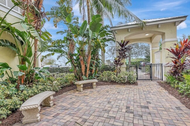 Building Photo - 975 NW Flagler Ave