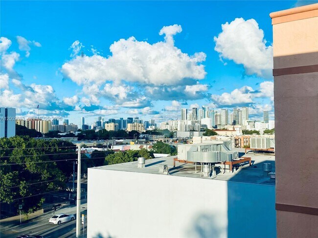 Building Photo - 199 SW 12th Ave