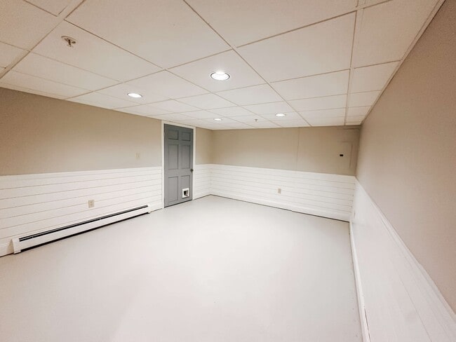 Building Photo - 10 Herrick Rd