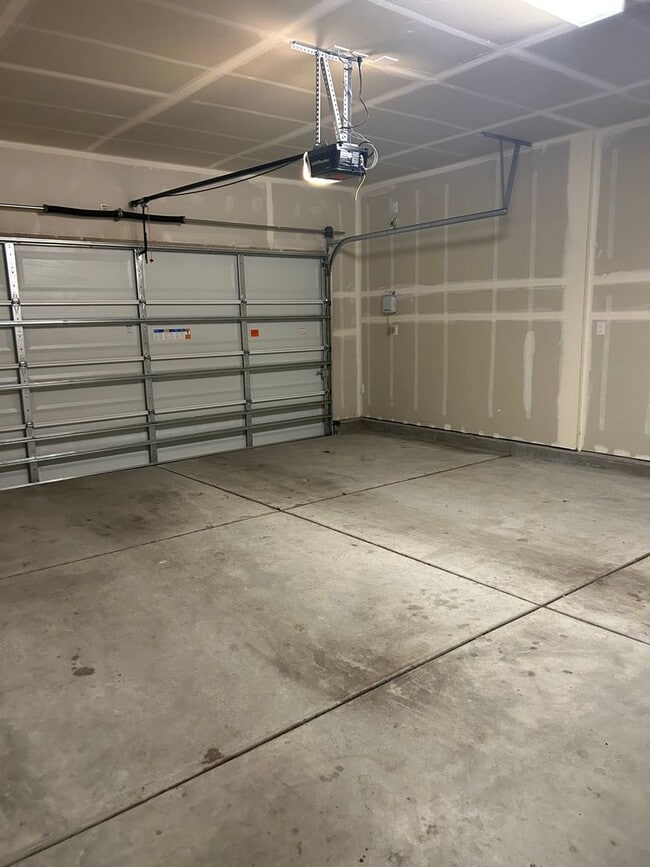 Building Photo - STUNNING 4 Bed / 2 Bath in Wingfield Springs- Available 6/15!