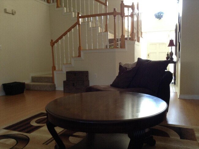 Building Photo - 880 Brande Ct