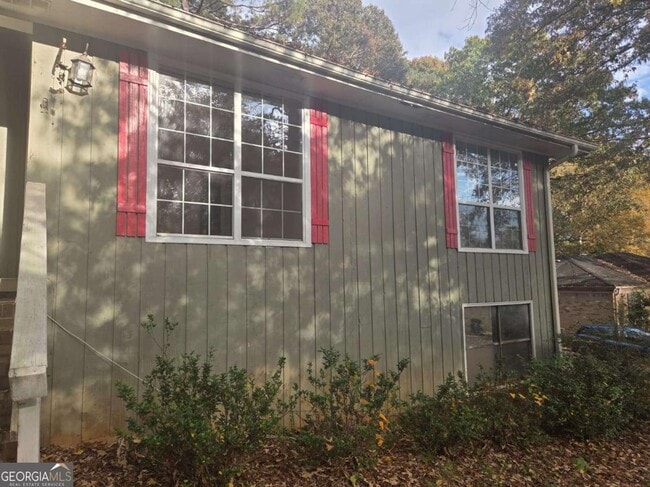 Building Photo - 4751 Valley Dale Dr SW