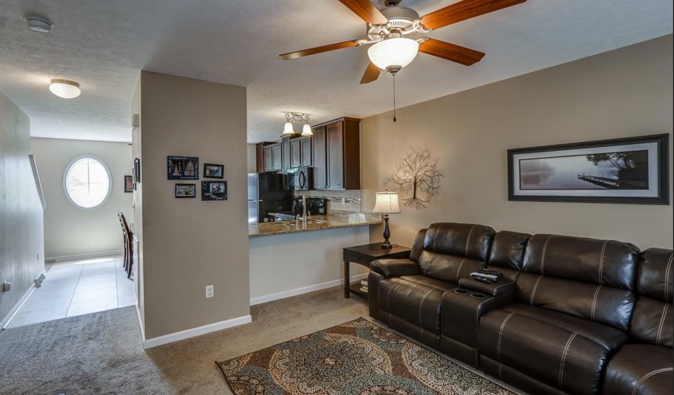 Building Photo - 27 Gloucester Dr