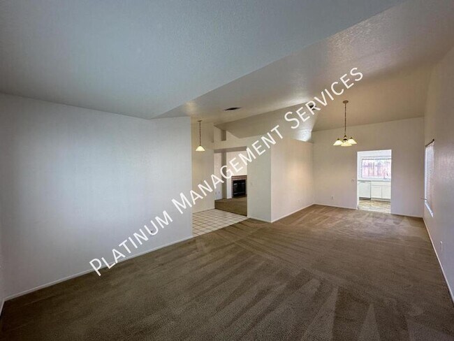 Building Photo - 1611 Kings Rd