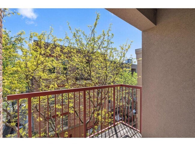 Building Photo - 675 N 1st St