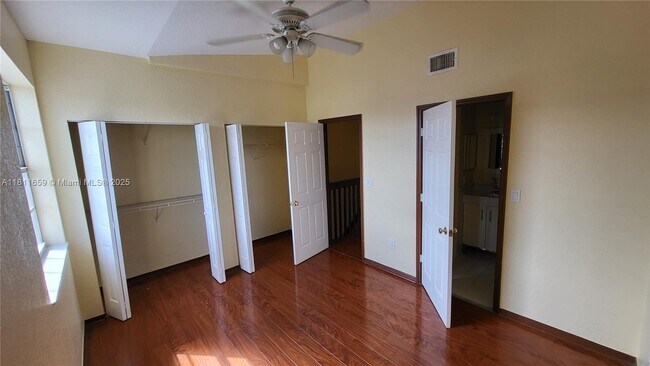 Building Photo - 715 SW 148th Ave