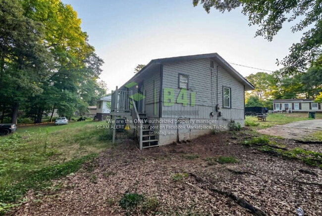 Building Photo - 1313 Ridgeview Dr