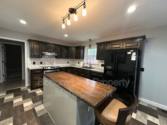 Building Photo - 404 Wood Run