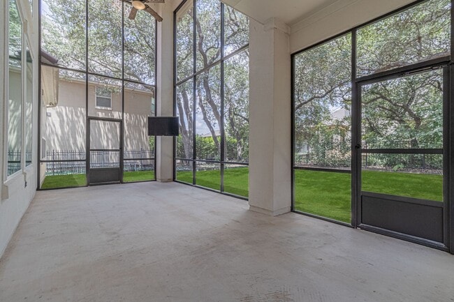 Building Photo - Charming 4-Bedroom Home in Prime North Central Location!