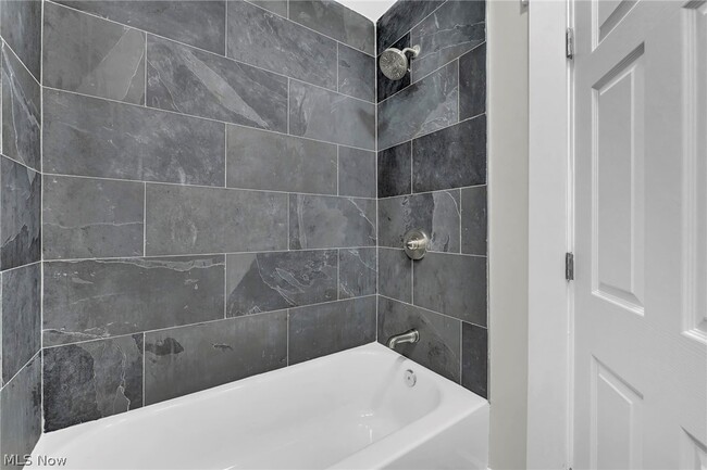 Building Photo - 2221 E 97th St