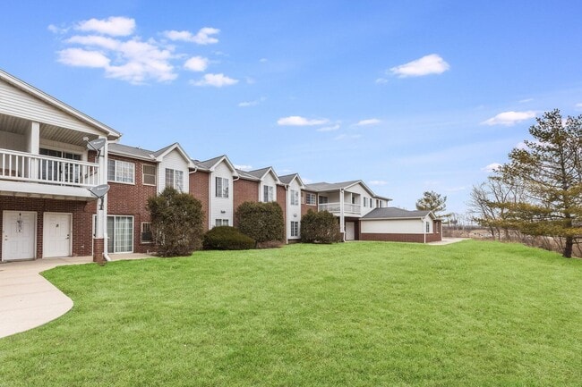 Building Photo - 8055 Lexington Pl