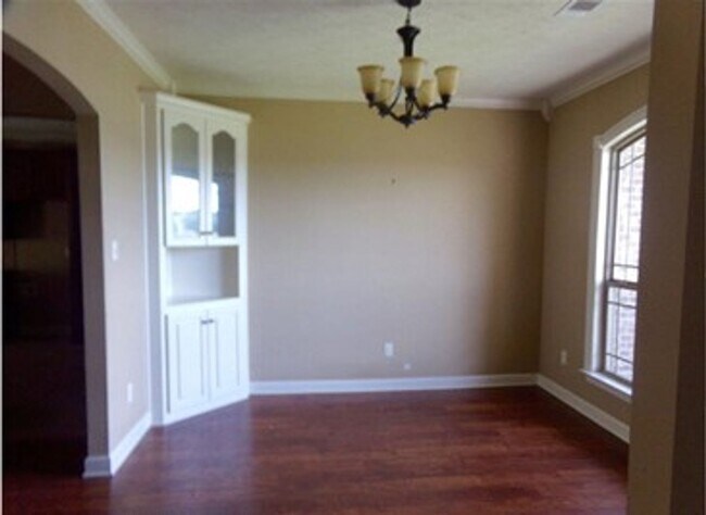 Building Photo - 18 Cains Cove