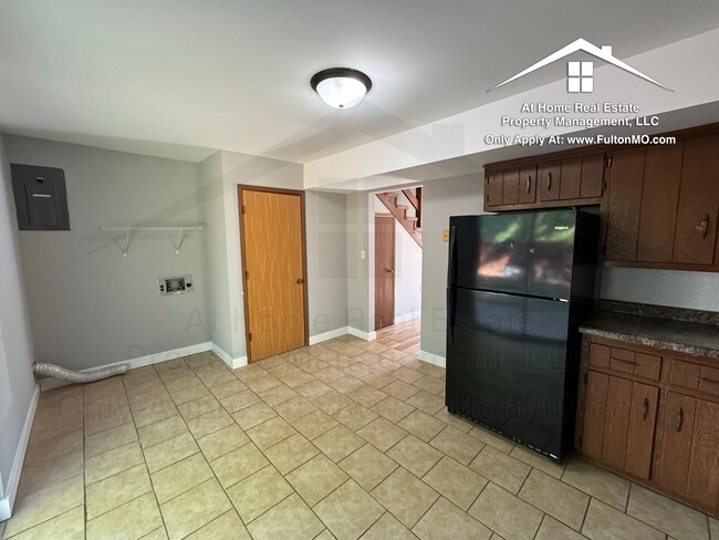 Building Photo - 551 Collier Ln