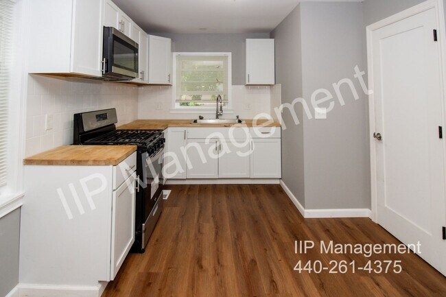 Building Photo - 21500 Lakeshore Blvd