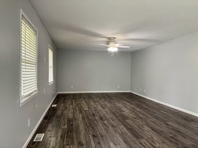 Building Photo - 928 Boyce St