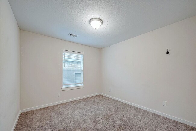 Building Photo - 3021 Quarry Springs Dr