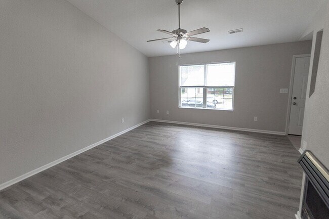 Building Photo - 1330 Godas Cir