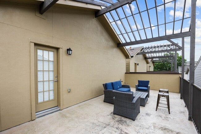 Building Photo - 2120 Genesee St