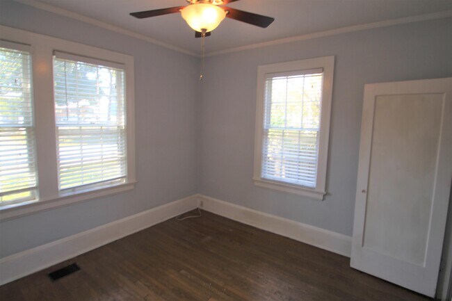 Building Photo - 1025 Goodwin St