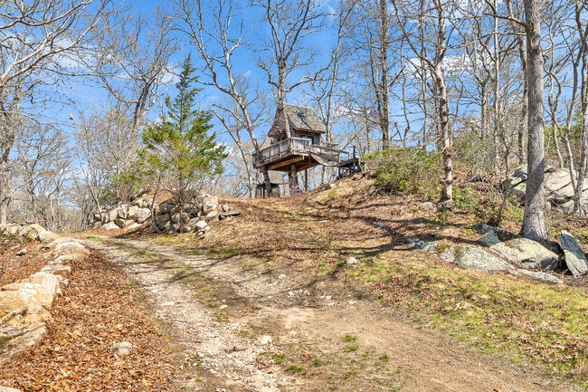 Building Photo - 2717 Perry Ave