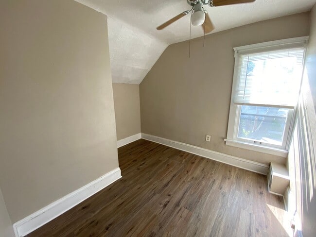 Building Photo - ? Comfortable 3-Bedroom, 1.5-Bathroom Home...