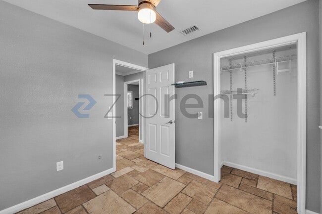 Building Photo - 508 Garden Dr N