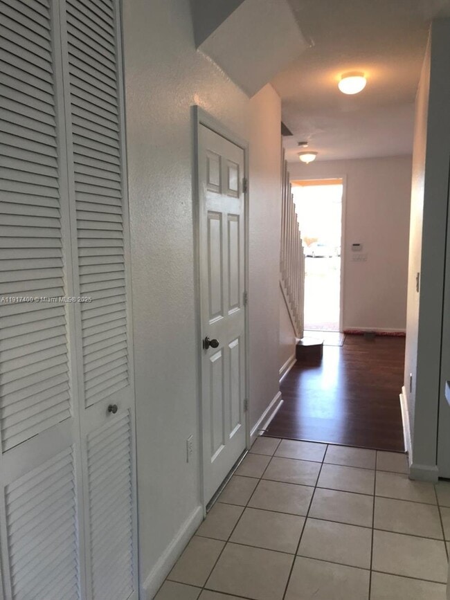 Building Photo - 3355 NE 13th Cir Dr