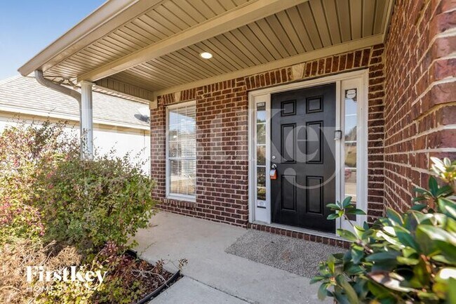 Building Photo - 261 St John Dr