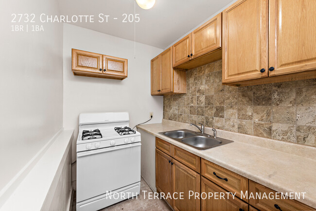 Building Photo - Charming, VINTAGE 1BR with Balcony - Close...