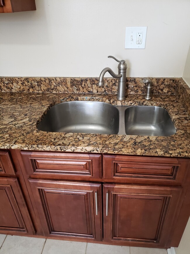 Interior Photo - 8204 Bellefonte Ln