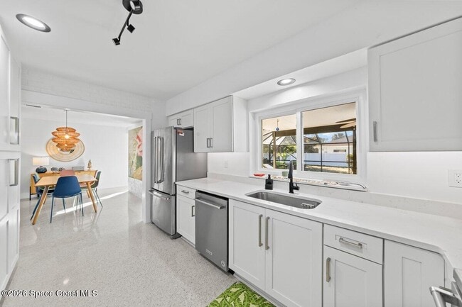 Building Photo - 231 Fifth Ave