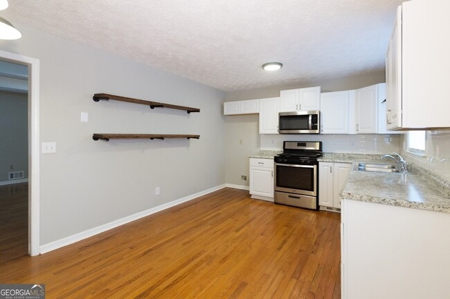 Building Photo - 374 McGiboney Rd