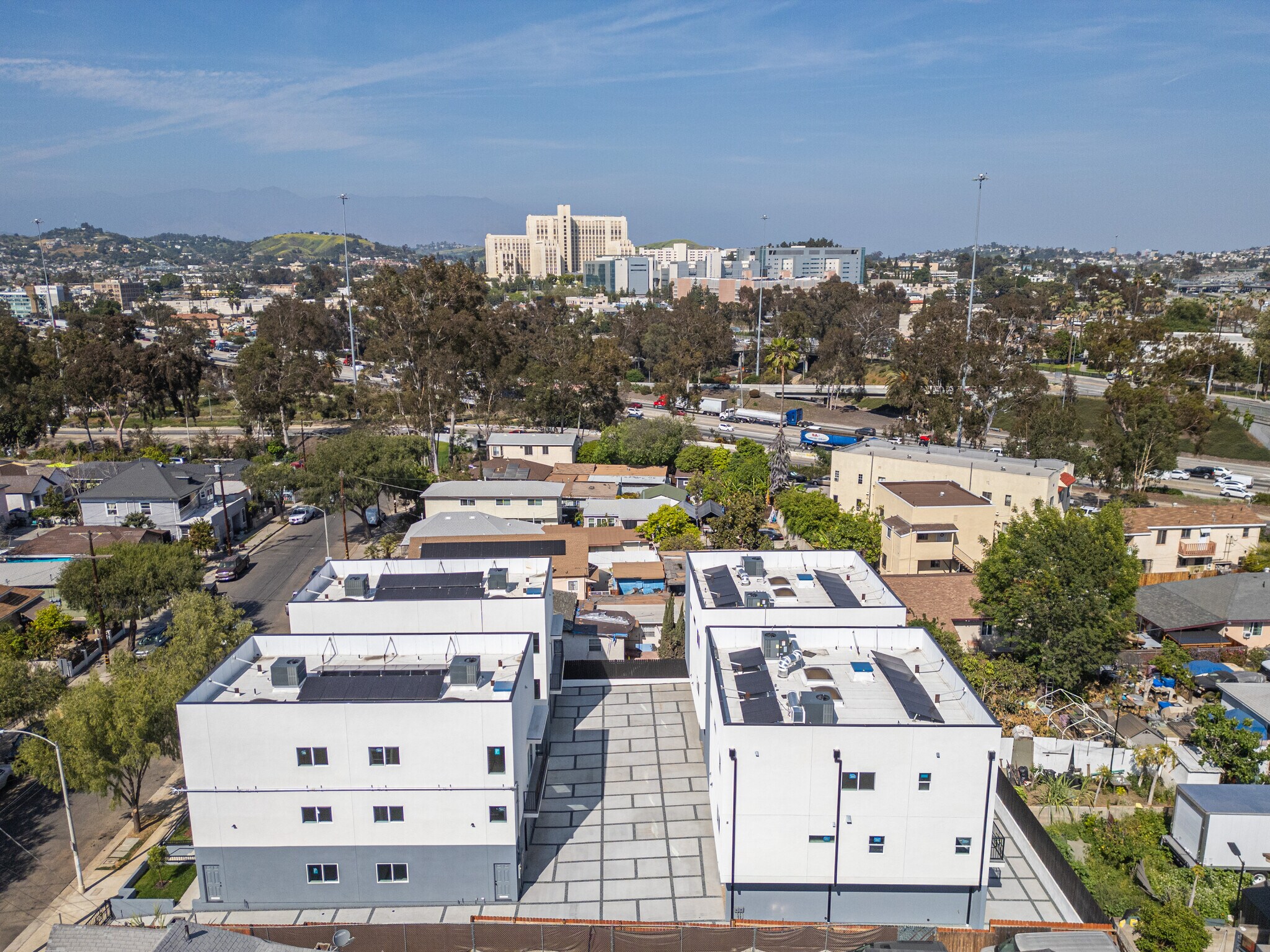 Building Photo - 648 N Boyle Ave