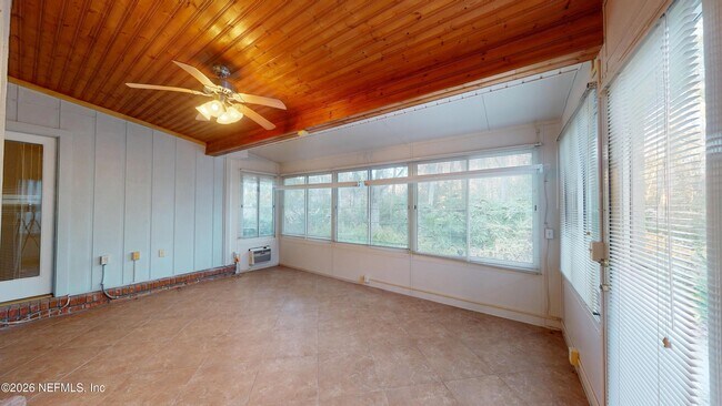 Building Photo - 2217 Hammock Oaks Dr N