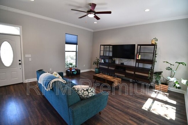Building Photo - 2582 Boudreaux Ave