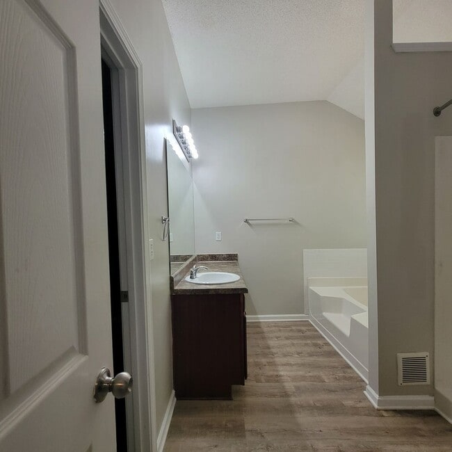 Building Photo - Newer Home For Rent 2 Story - Just Like Br...