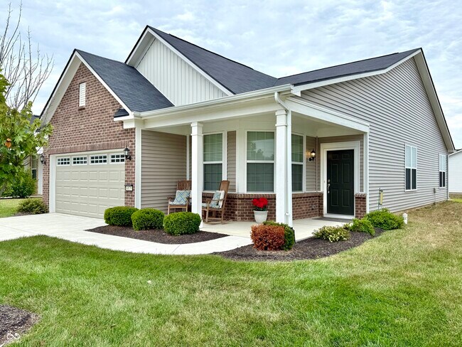 Primary Photo - 4879 Larkspur Dr