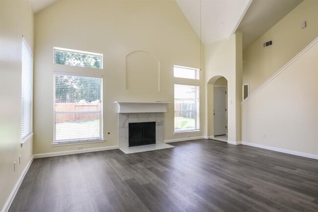 Building Photo - 6614 Surrey Meadow Ct