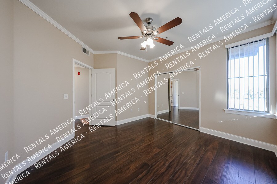 Building Photo - 1701 E Colter St