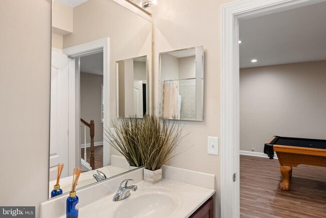 Building Photo - 730 Crisfield Way