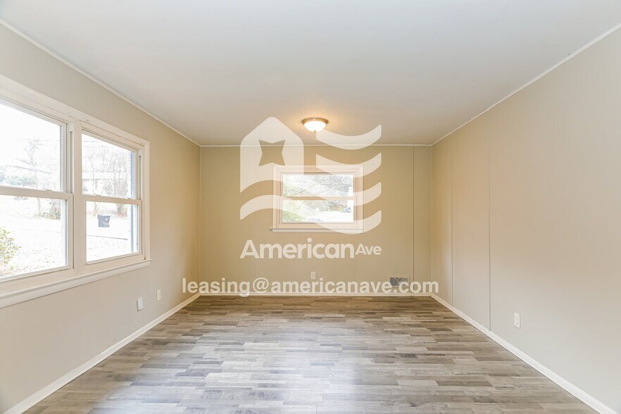 Building Photo - 1130 Linwood St