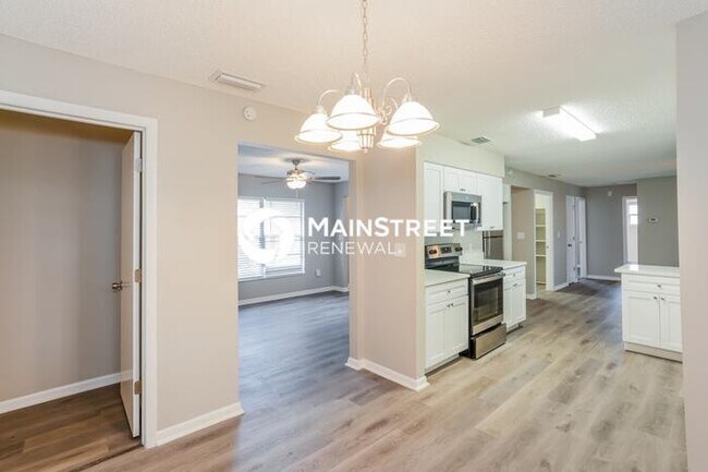 Building Photo - 3 Bedroom Pet-Friendly Home in LAKELAND, FL with Main Street Renewal