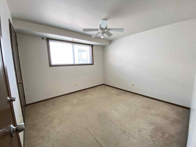 Building Photo - 919 S Carpenter St