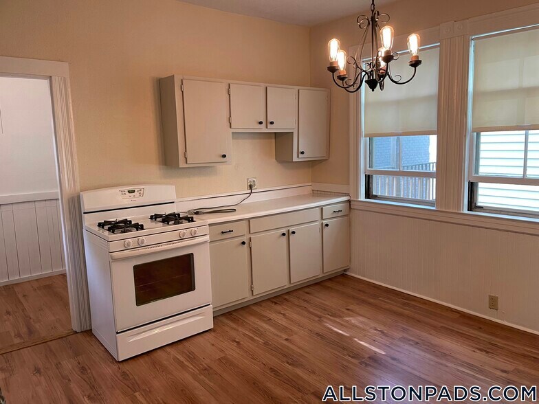 Primary Photo - 78 Aldie St