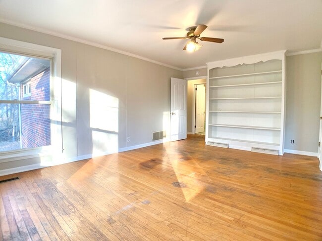 Building Photo - 30 Bunker Hill Rd