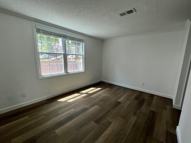 Building Photo - 1113 Huntmaster Terrace NE